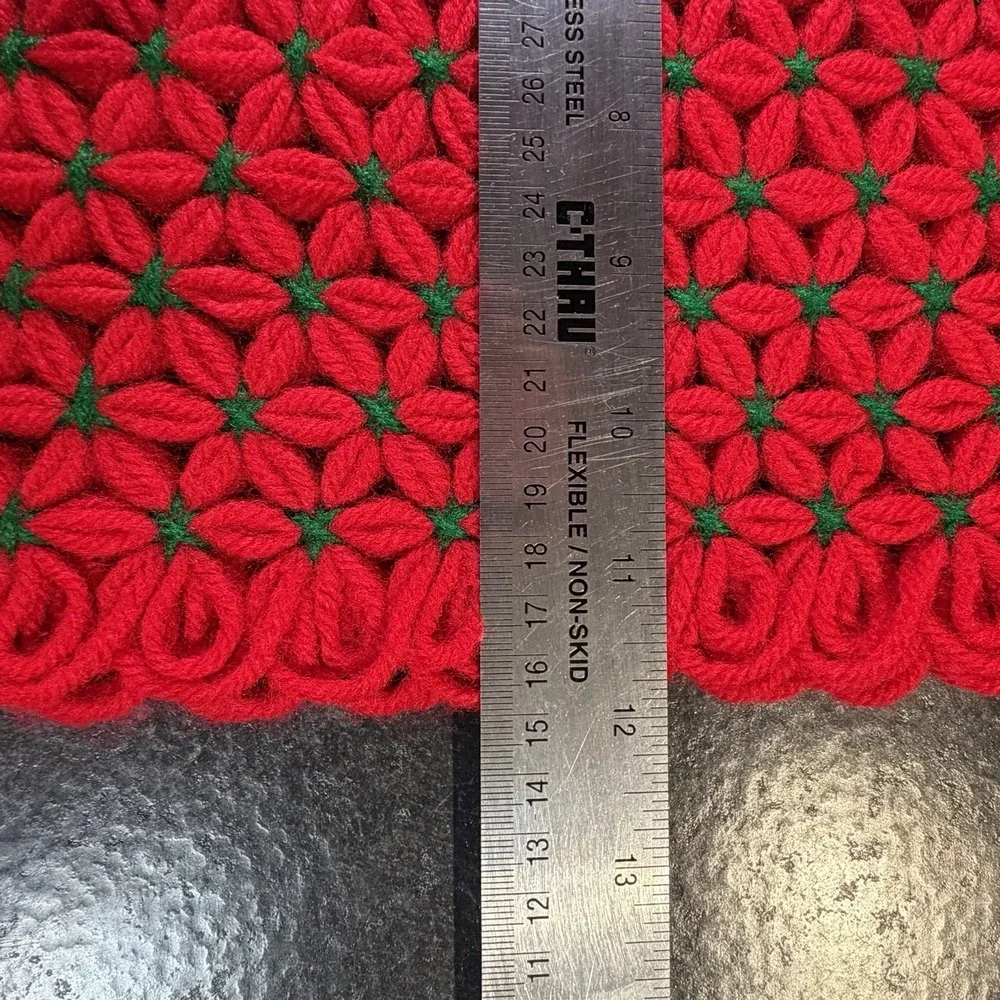 Vtg 4 Hand‎ Crocheted Star Red & Green Christmas Placemats & 2 Pot Holders
